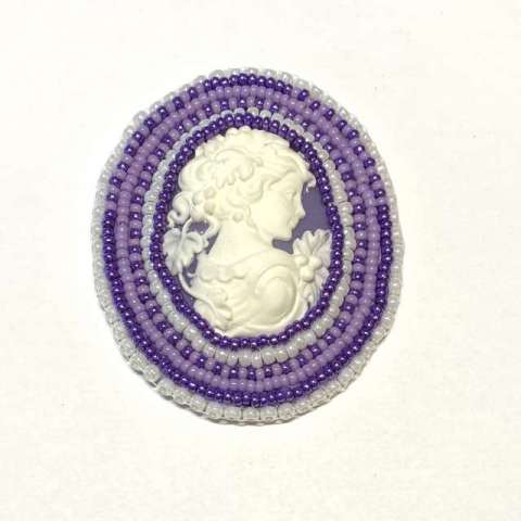 Enchanted Cameo by Lori Ahlin©2023, Bead Embroidery Class, Seed Bead Pendant, Duracoat Seed beads, seed bead embellishment, Oval Cab, Cameo, Miyuki  beads	