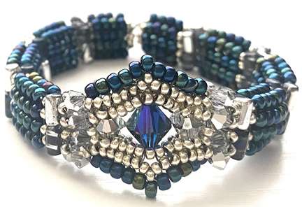 Eye of Horus by Lori Ahlin©2021, Bracelet, Beaded bracelet, beaded herringbone, herringbone bracelet, herringbone stitch, bar beads