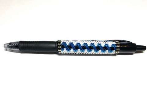 Optical Illusions Pen by Lori Ahlin©2022, Beaded Pen, Delica beads, Beads, Optical Illusions, Beaded Illusion, Beaded Pen Class, Miyuki Beads