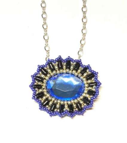 Rulla Ruffle by Lori Ahlin©2022, Bead Embroidery Class, Seed Bead Pendant, Duracoat Seed beads, seed bead embellishment, Oval Cab, Rulla beads