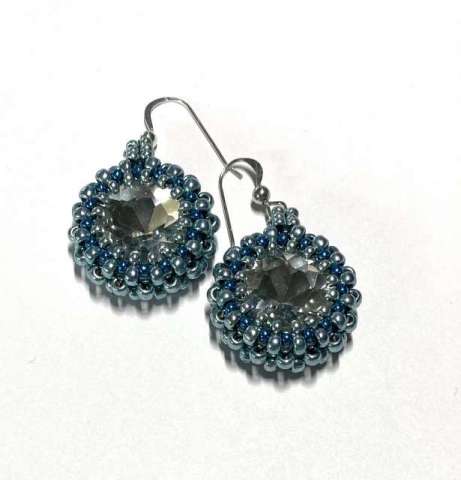 Stitch Club Class – Right Angle Weave Bezel by Lori Ahlin©2024, Right Angle Weave Stitch Class, Crystal Rivoli Beaded Earrings, Duracoat Seed beads, Beaded earrings class, RAW Bezel class, Bead Class Henderson Nevada, Bead Class Las Vegas