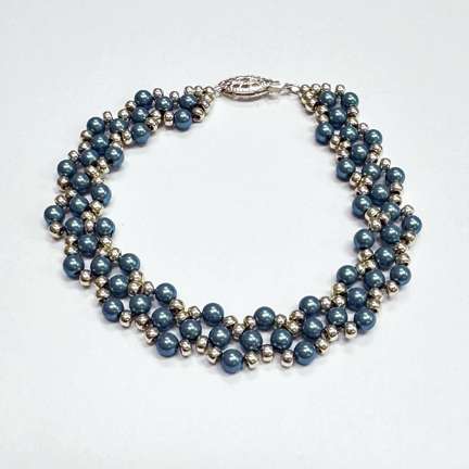 Stitch Club Class – Tri-weave Stitch by Lori Ahlin©2025, Tri-weave Stitch Class, Seed Bead Bracelet, Duracoat beads, Pearl Bracelet, Beaded bracelet class, Bracelet class in Henderson		