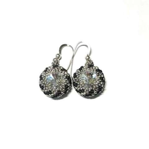 Stitch Club Class – Peyote Bezel by Lori Ahlin©2024, Peyote Stitch Class, Crystal Rivoli Beaded Earrings, Duracoat Delica beads, Miyuki Delica beads, Beaded earrings class, Peyote Bezel class, Bead Class Henderson Nevada, Bead Class Las Vegas