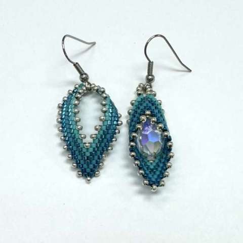 Stitch Club Class – Russian Leaf/Diagonal Peyote by Lori Ahlin©2025, Peyote Stitch Class, Seed Beads, Beaded Earrings, Duracoat Delica beads, Miyuki beads, Beaded earring class, Diagonal Peyote class, Bead Class Henderson Nevada, Bead Class Las Vegas, Rus