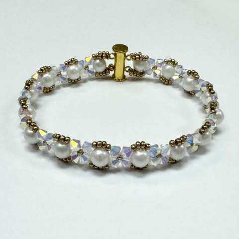 Tic-Tac-Toe by Lori Ahlin©2025, Cross Weave Stitch Class, Bicone Crystal Beaded Bracelet, Duracoat Seed beads, Beaded bracelet class, Bead Class Henderson Nevada, Bead Class Las Vegas		