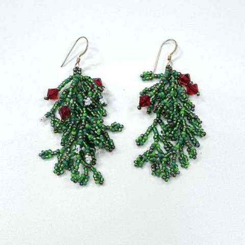 Tis’ the Season by Lori Ahlin©2025, Tis’ the Season Earrings, Fringe earrings, Seed Bead earrings, Beaded earrings, Miyuki Seed Beads, Miyuki Duracoat beads, Christmas Earrings, Holiday Earrings, Miyuki Seed Beads, Beaded Fringe, Bead Class, Henderson Nev