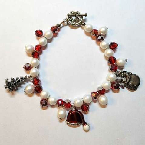 Santa’s Charm Bracelet by Rene' Despres©2026 All Right Reserved Bead class, Bracelet class Henderson, NV Las Vegas, NV