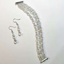 Frost Yourself Earrings & Bracelet by Rene' Despres©2025 All Rights Reserved Bead class, Beaded Earrings & Bracelet, Earrings and bracelet class Henderson, Earrings & bracelet class Las Vegas